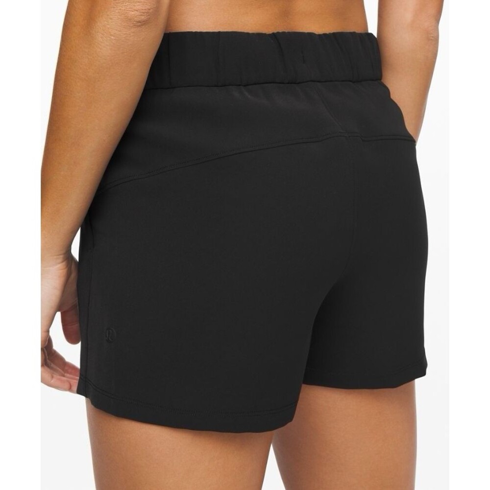 Lululemon Women's On The Fly MR Short 2.5 Woven Black Size 8